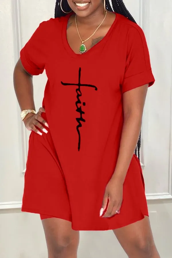 49% DiscountT-shirt and shorts with letter print and split side V-neck, 2-piece set