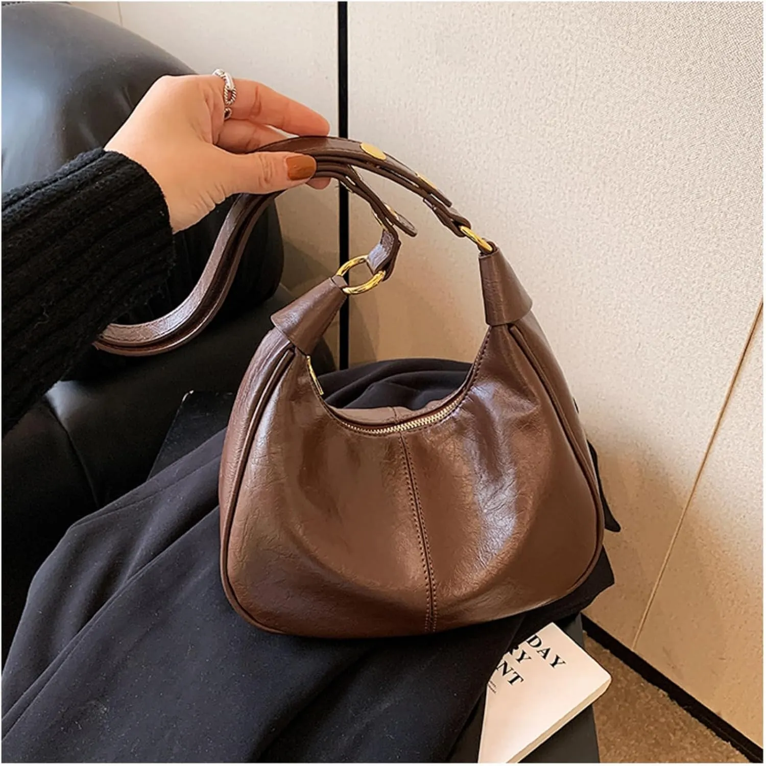 Vintage PU Leather Hobo Shoulder Bag Women Crescent Small Crossbody Handbag Versatile Wallet Everyday Purse 2025