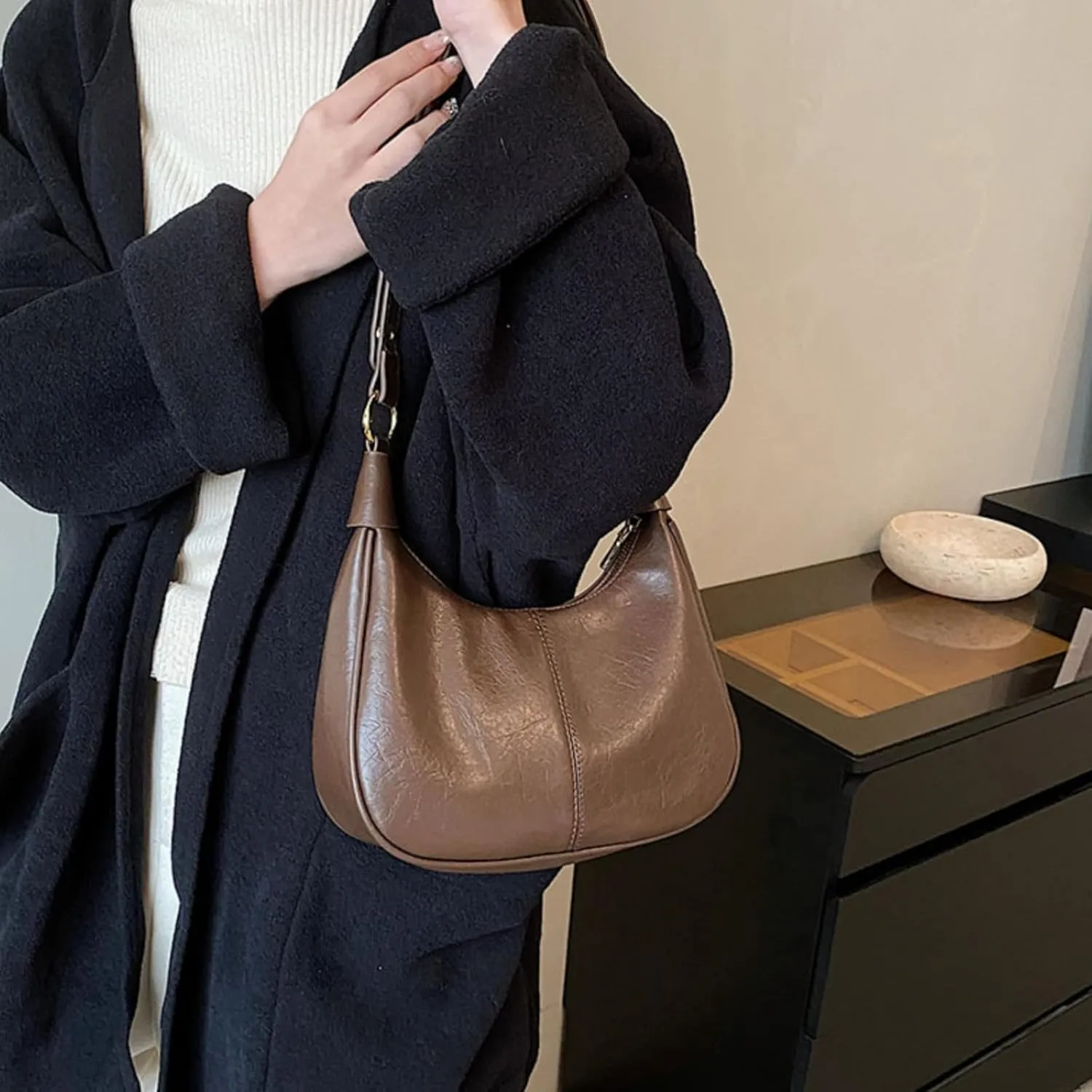 Vintage PU Leather Hobo Shoulder Bag Women Crescent Small Crossbody Handbag Versatile Wallet Everyday Purse 2025