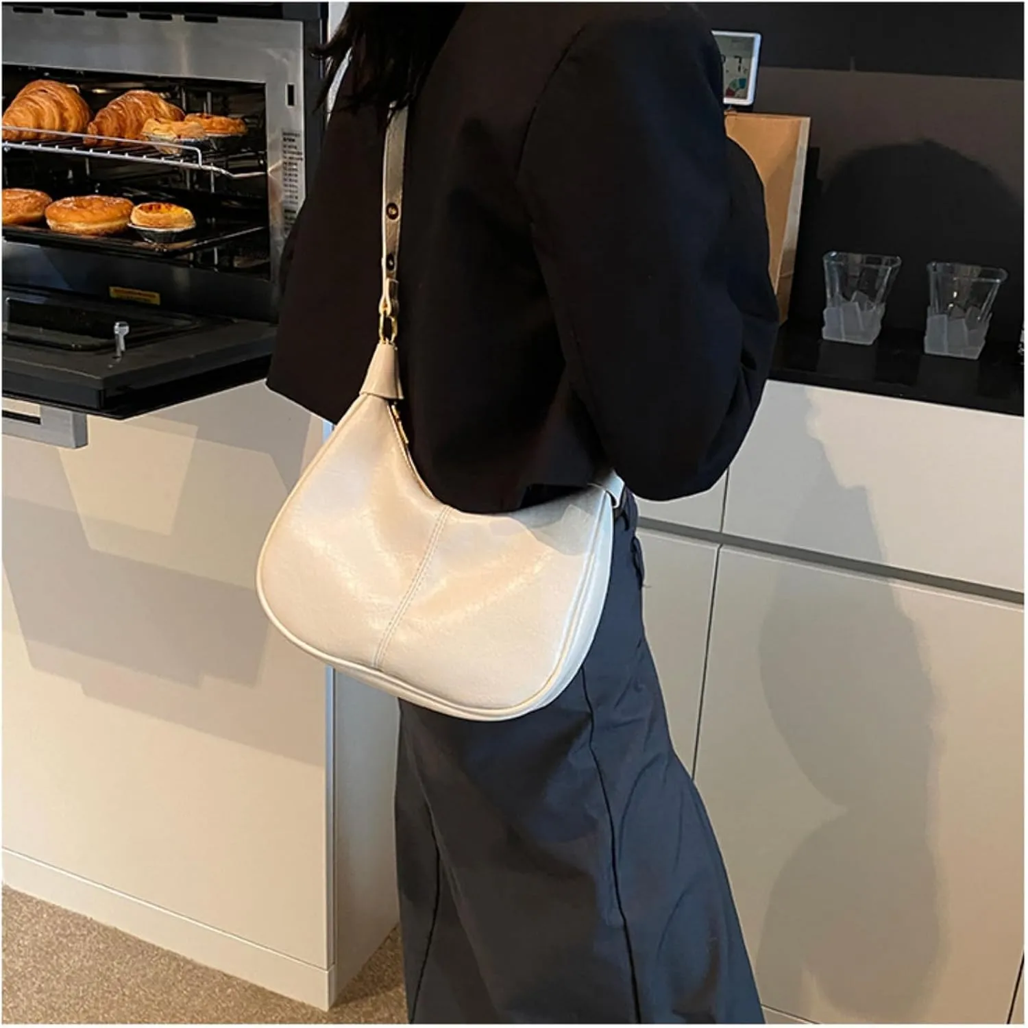 Vintage PU Leather Hobo Shoulder Bag Women Crescent Small Crossbody Handbag Versatile Wallet Everyday Purse 2025