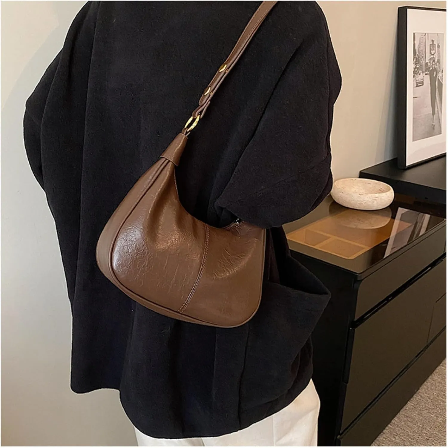 Vintage PU Leather Hobo Shoulder Bag Women Crescent Small Crossbody Handbag Versatile Wallet Everyday Purse 2025
